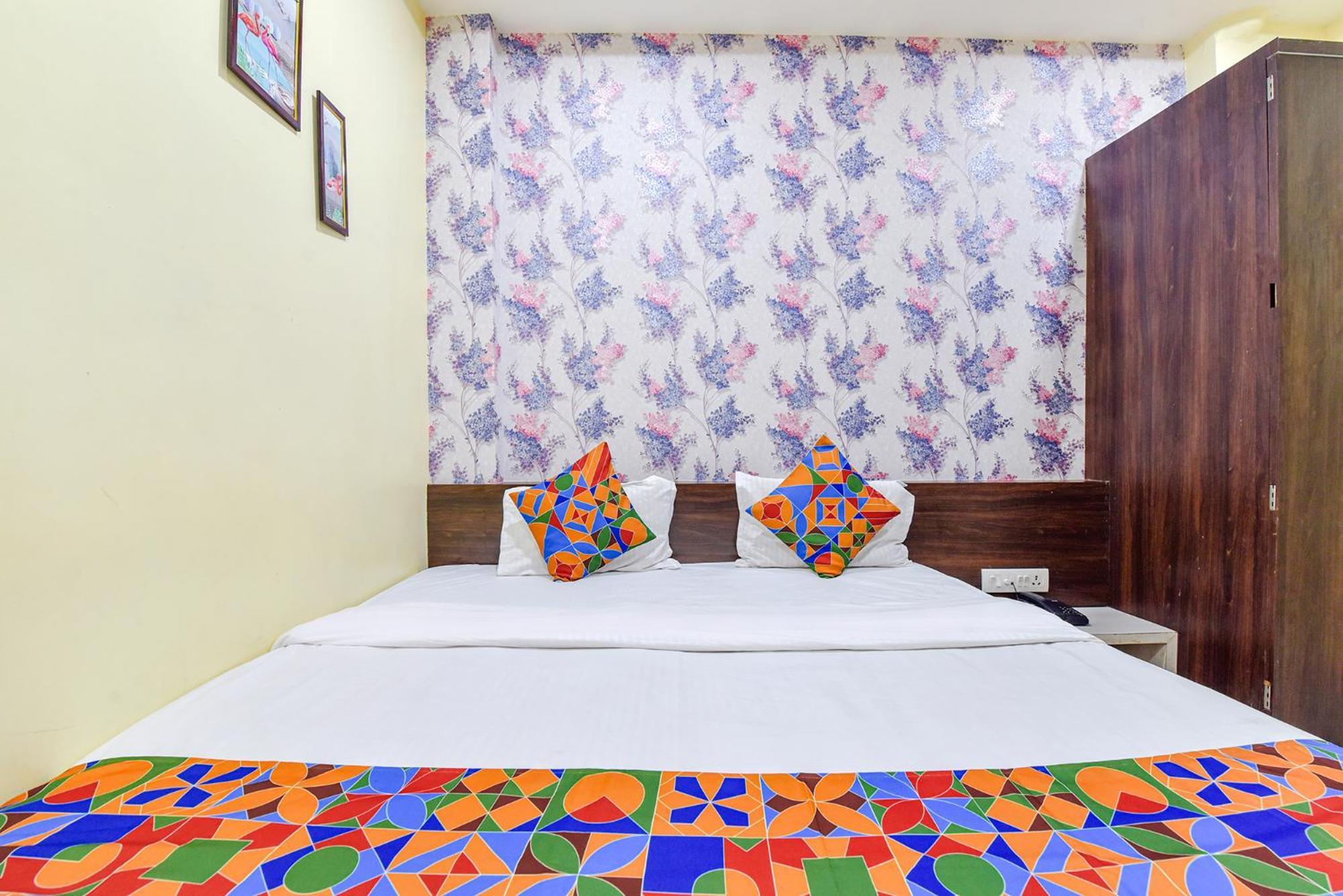Fabexpress A2 And Restro Hotel อินดอร์ ภายนอก รูปภาพ