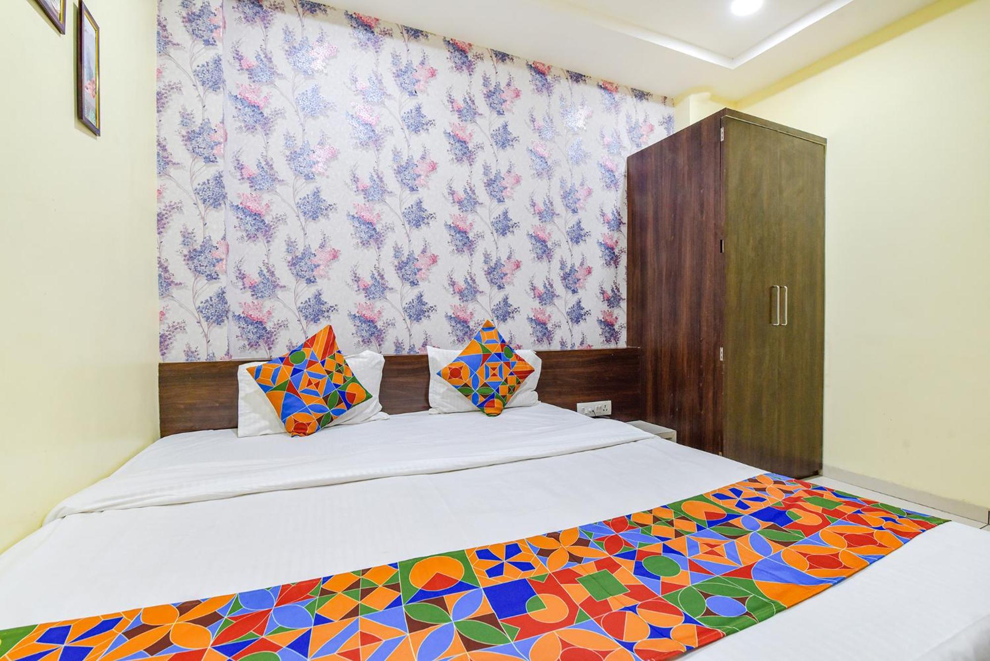 Fabexpress A2 And Restro Hotel อินดอร์ ภายนอก รูปภาพ