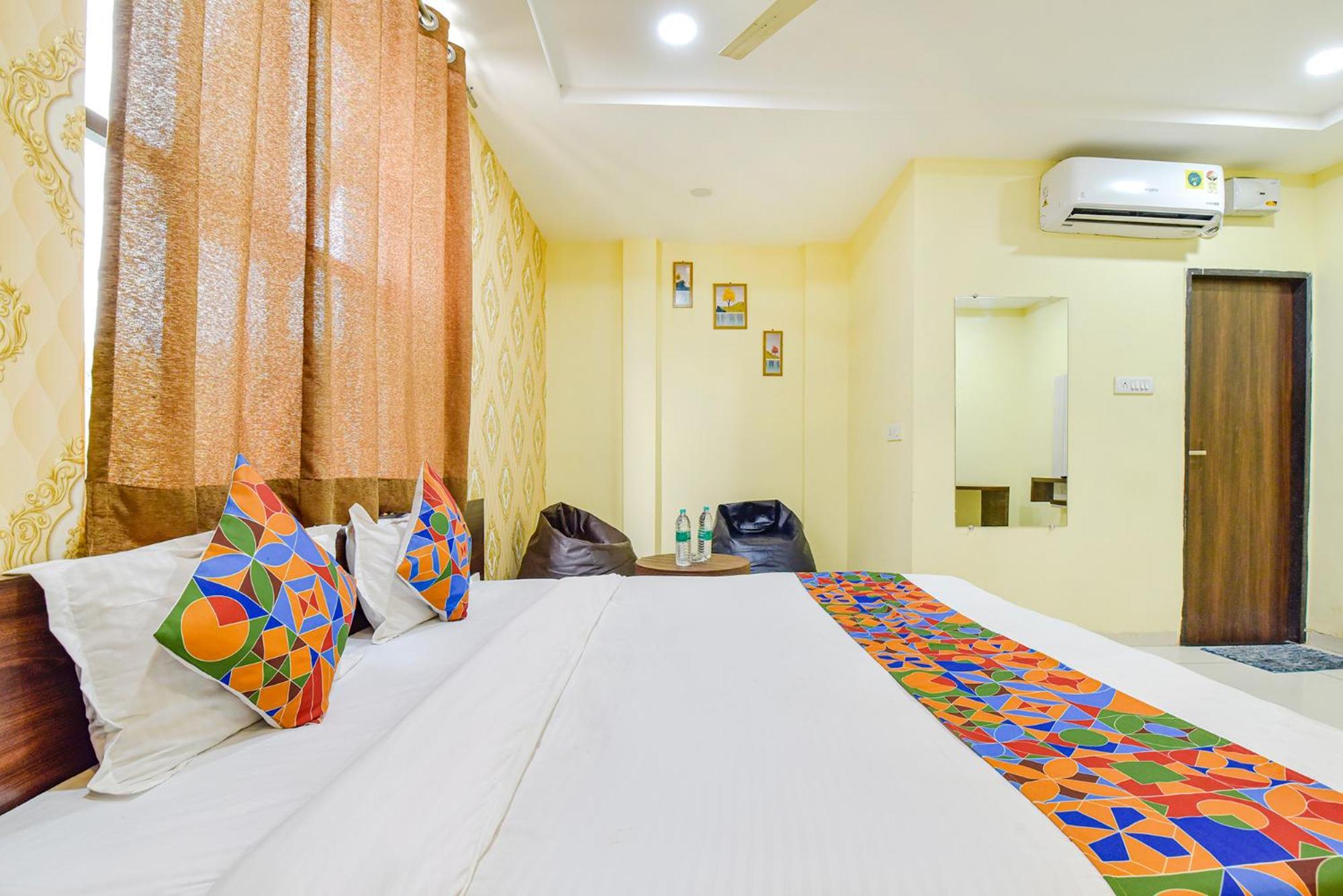 Fabexpress A2 And Restro Hotel อินดอร์ ภายนอก รูปภาพ