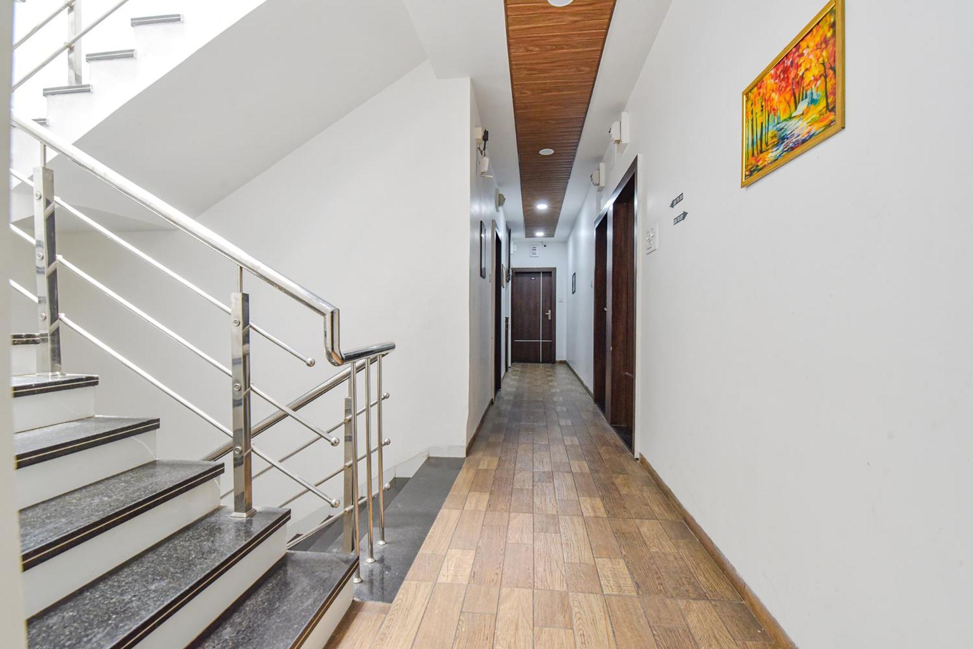 Fabexpress A2 And Restro Hotel อินดอร์ ภายนอก รูปภาพ