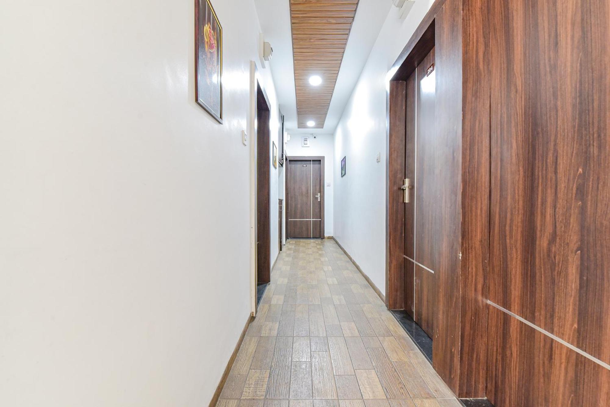 Fabexpress A2 And Restro Hotel อินดอร์ ภายนอก รูปภาพ